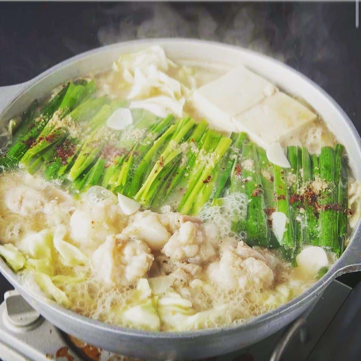 九州うまいもん酒場 芋蔵 銀座店 おすすめメニュー変更しました 蒸し豚ふきのとう味噌添え 公式 九州うまかもん酒場 芋蔵 銀座店